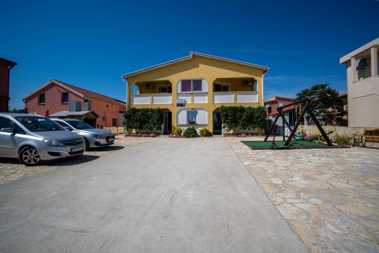 Apartments Pavic Vir Extérieur photo