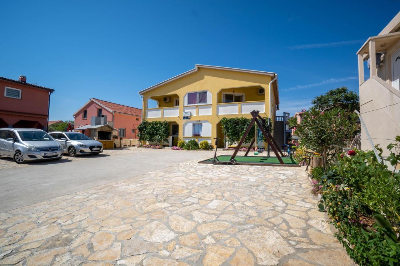 Apartments Pavic Vir Extérieur photo