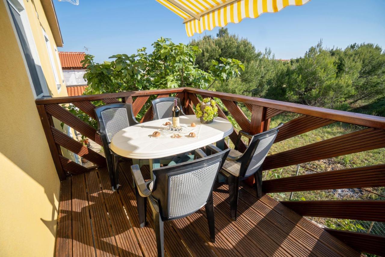 Apartments Pavic Vir Extérieur photo
