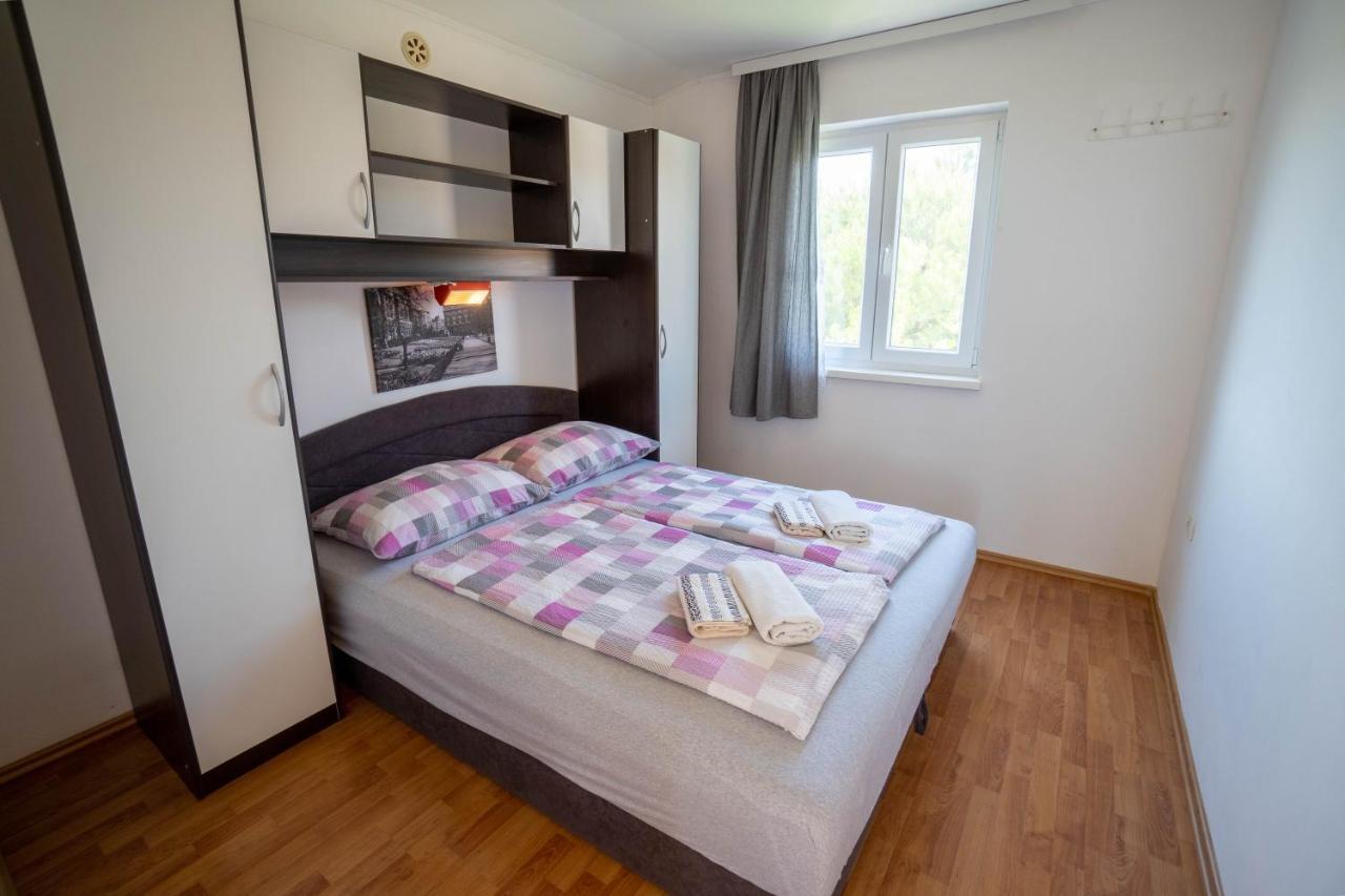 Apartments Pavic Vir Extérieur photo