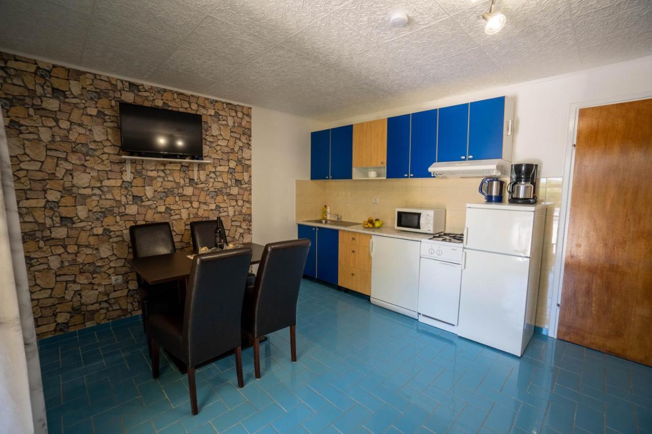 Apartments Pavic Vir Extérieur photo