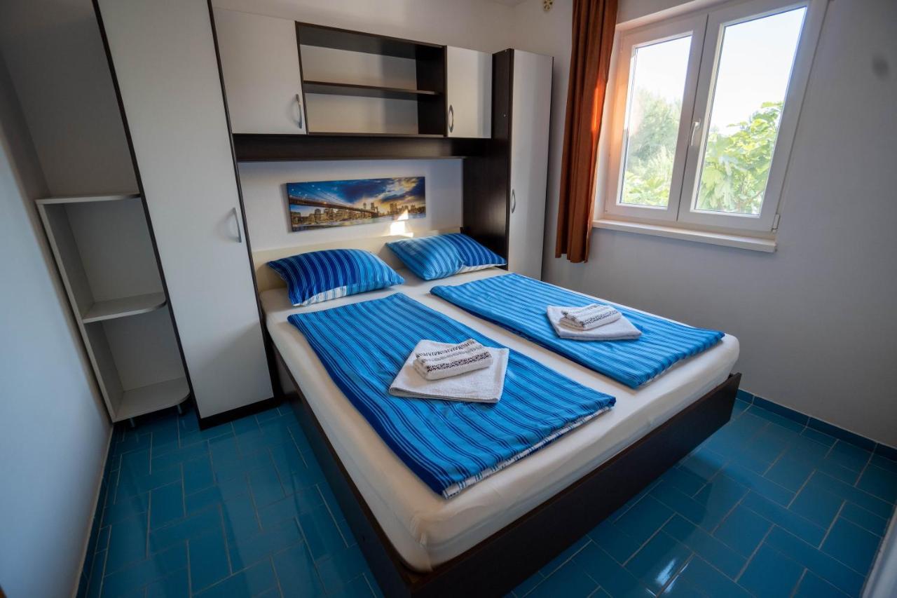 Apartments Pavic Vir Extérieur photo